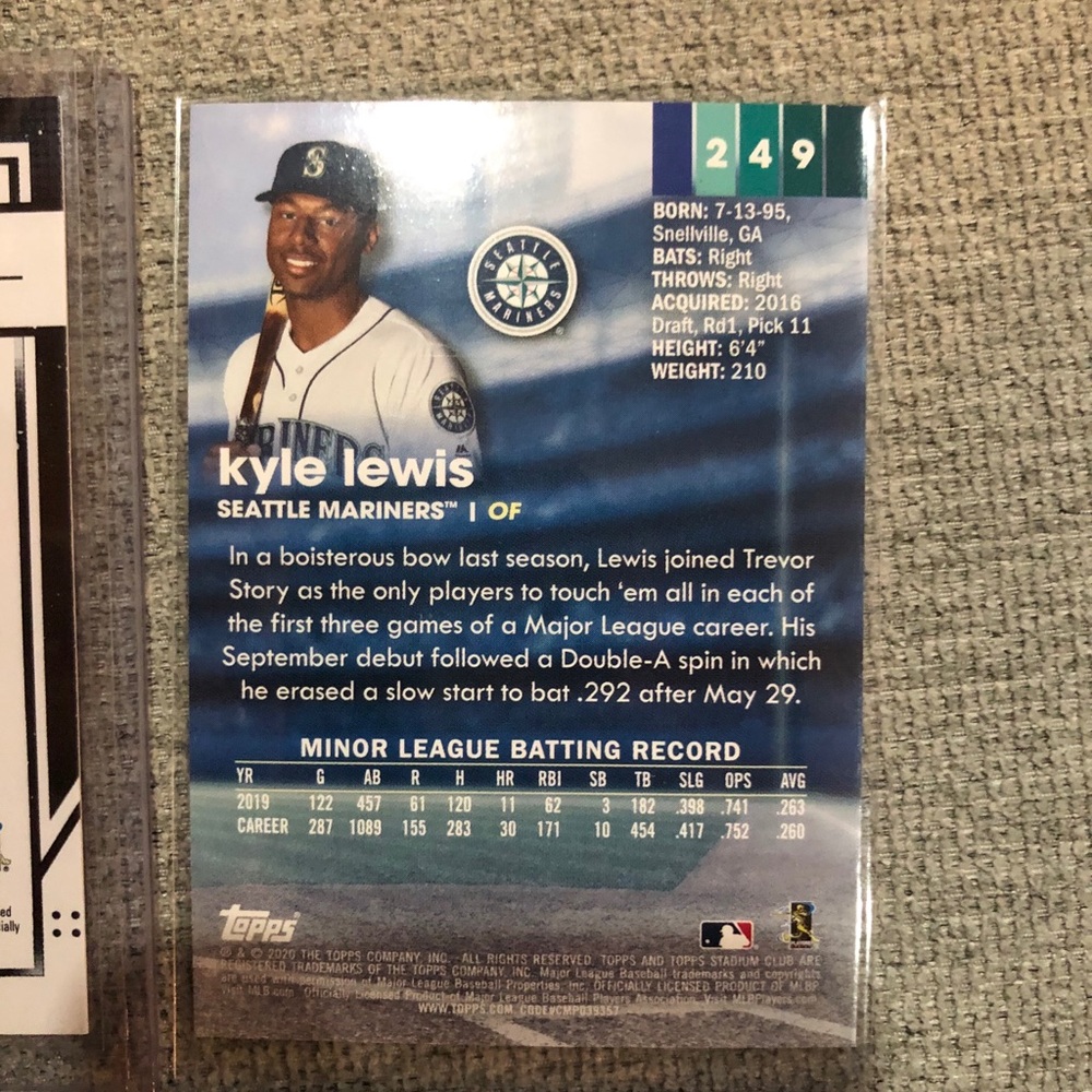Kyle Lewis Rookie Card Lot - Picture 7 of 9